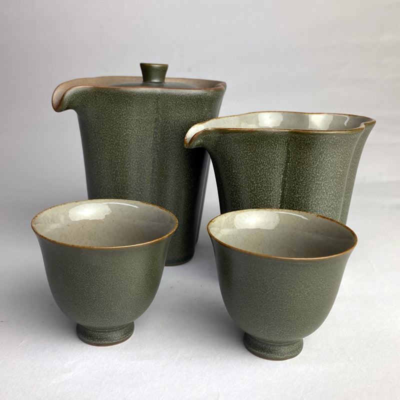 Clover Spout Gaiwan with cups - 12oz