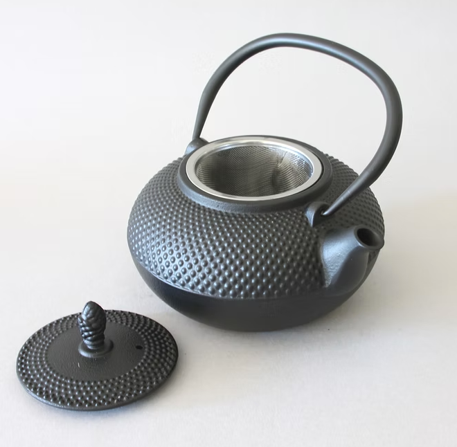Pine Cone Cast Iron Teapot - 27oz.